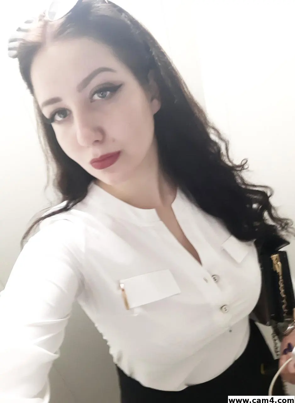 Monikaharper image 0